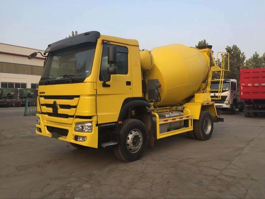 सीसीसी उत्तीर्ण ईंधन की बचत Sinotruk Jowo 4x2 स्वयं लोड हो रहा है 6 CBM मिनी कंक्रीट मिक्सर ट्रक