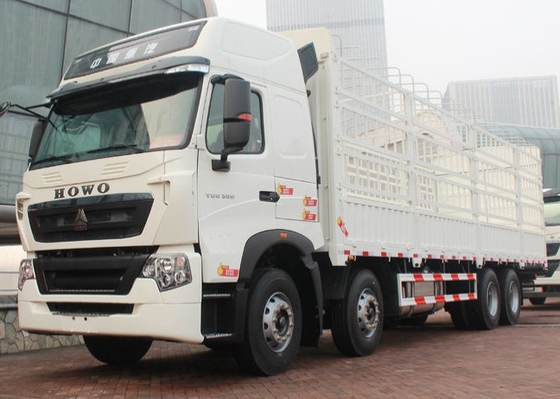 50 टन SINOTRUK HOWO A7 8x4 बॉक्स स्टेक ट्रक 336/371 हार्सपावर