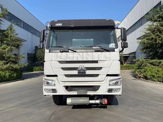 6x4 20000L सिनोट्रुक हाउ टैंकर ट्रक 371hp LHD ड्राइविंग