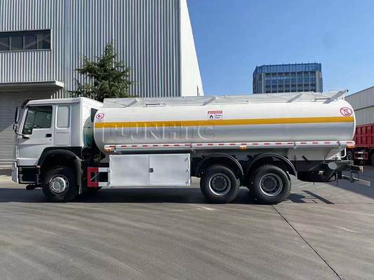 6x4 20000L सिनोट्रुक हाउ टैंकर ट्रक 371hp LHD ड्राइविंग