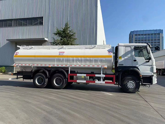 6x4 20000L सिनोट्रुक हाउ टैंकर ट्रक 371hp LHD ड्राइविंग