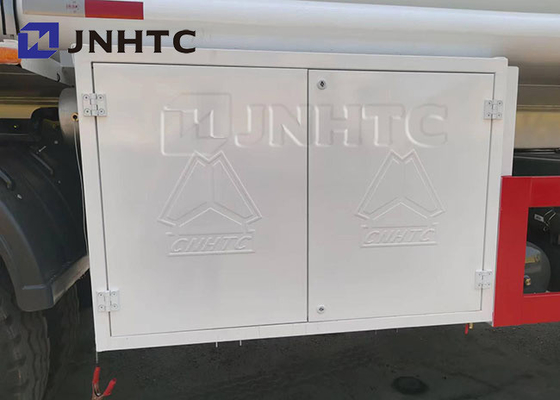 6x4 20000L 371Hp सिनोट्रुक हाउ ऑयल टैंकर ट्रक डीजल ईंधन