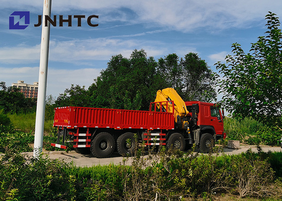 30t 13t क्रेन के साथ Sinotruck Howo 8x8 ऑल व्हील ड्राइव कार्गो ट्रक