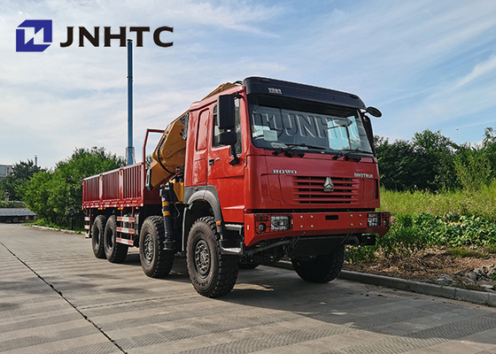 30t 13t क्रेन के साथ Sinotruck Howo 8x8 ऑल व्हील ड्राइव कार्गो ट्रक