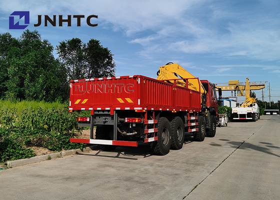 30t 13t क्रेन के साथ Sinotruck Howo 8x8 ऑल व्हील ड्राइव कार्गो ट्रक