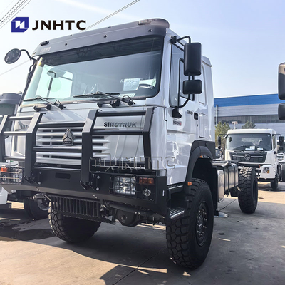 तेजी से वितरण SINOTRUK HOWO 4X4 कार्गो वाहन ट्रांसमिशन वजन ट्रक चेसिस