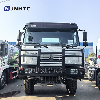 तेजी से वितरण SINOTRUK HOWO 4X4 कार्गो वाहन ट्रांसमिशन वजन ट्रक चेसिस