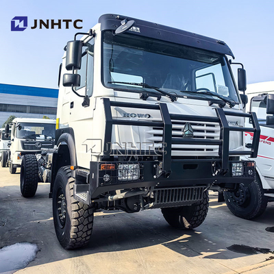 तेजी से वितरण SINOTRUK HOWO 4X4 कार्गो वाहन ट्रांसमिशन वजन ट्रक चेसिस