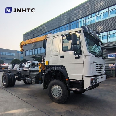 भारी ट्रक HOWO डीजल कार्गो ट्रक 4x4 6 व्हील चेसिस क्रेन के साथ उच्च गुणवत्ता