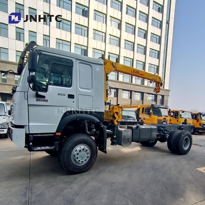 भारी ट्रक HOWO डीजल कार्गो ट्रक 4x4 6 व्हील चेसिस क्रेन के साथ उच्च गुणवत्ता