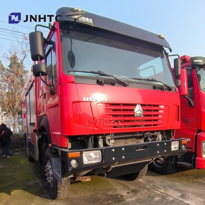 HOWO 4*4 अग्निशमन ट्रक HOWO 5000L वाटर फोम टैंकर अग्निशमन ट्रक मिनी अग्निशमन ट्रक