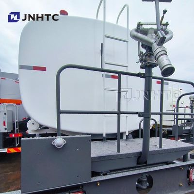 सिनोट्रुक होवो वाटर टैंक ट्रक 8X4