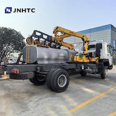सर्वश्रेष्ठ HOWO डीजल कार्गो ट्रक 4x4 6 व्हील चेसिस क्रेन के साथ उच्च गुणवत्ता