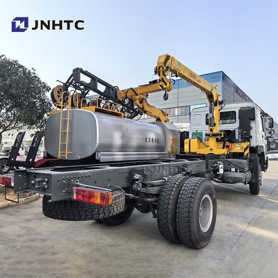 सर्वश्रेष्ठ HOWO डीजल कार्गो ट्रक 4x4 6 व्हील चेसिस क्रेन के साथ उच्च गुणवत्ता