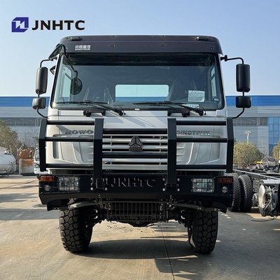 SINOTRUK HOWO 4X4 कार्गो वाहन ट्रांसमिशन वजन ट्रक चेसिस अच्छी कीमत