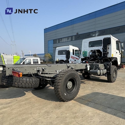 SINOTRUK HOWO 4X4 कार्गो वाहन ट्रांसमिशन वजन ट्रक चेसिस अच्छी कीमत