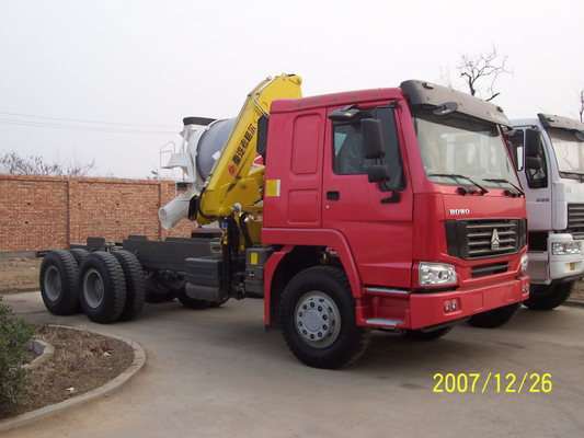 Sinotruk ट्रैक्टर ट्रक घुड़सवार क्रेन उपकरण 336hp 6 × 4 XCMG12 टन क्रेन घुड़सवार