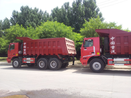 सिनोट्रुक 6x4 10 व्हील्स हैवी डंप ट्रक 70T 30M3 माइनिंग टिपर ट्रक LHD 371hp