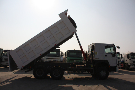 सफेद रंग Sinotruk Howo7 हैवी ड्यूटी डंप ट्रक 40T 20M3 क्षमता LHD HYVA भारोत्तोलन