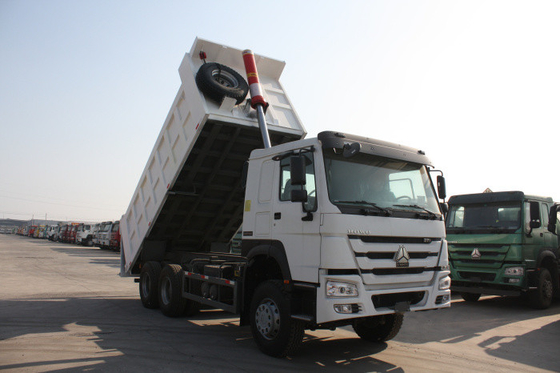 मेरा Sinotruk HOWO हैवी ड्यूटी डंप ट्रक सफेद रंग 30 - 40 टन 10-25CBM 10 पहियों