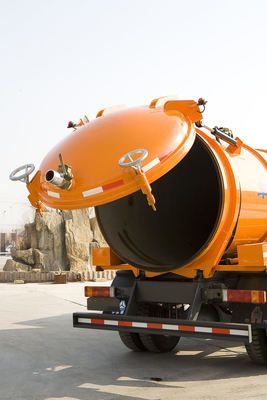 Sinotruk 4x2 160 एचपी वैक्यूम सीवेज सक्शन ट्रक 10 सीबीएम सफाई के लिए एक बिस्तर
