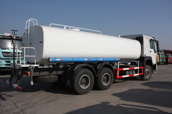लंबे जीवन Sinotruk Howo7 ईंधन टैंक ट्रक 20M3 20000L 6x4 पंप और पाइप के साथ