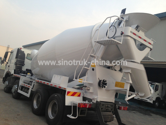 266-371hp Euro2 Euro3 HOWO A7 ट्रक कंक्रीट मिक्सर 8x4 10cbm लाल सफेद रंग में