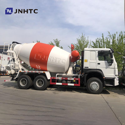 SINOTRUK HOWO कंक्रीट मिश्रण ट्रक 10m3 क्षमता सीमेंट मिश्रण ट्रक घुड़सवार कंक्रीट मिश्रण ट्रक बिक्री के लिए
