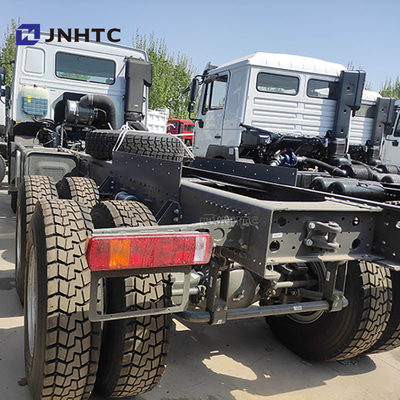 HOWO 6X6 डंप ट्रक चेसिस 20m3 380hp 10 पहियों के लिए 40-50t फ्रंट लिफ्टिंग