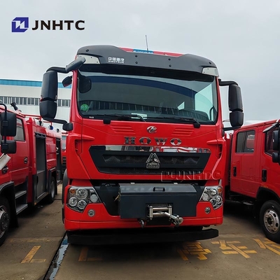 होवो टीएक्स अग्निशमन ट्रक 5000L वाटर फोम टैंकर 4X4 क्रेन ट्रक के साथ