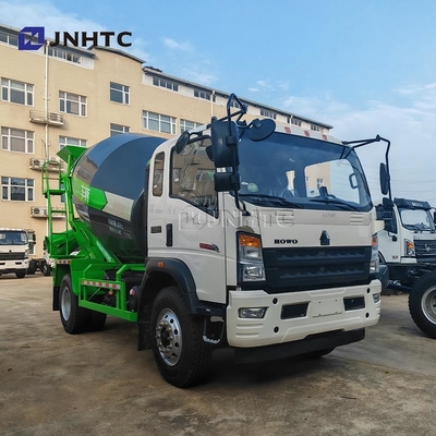 HOWO 4×2 हल्का कंक्रीट मिक्सर ट्रक 3 घन मीटर 4.5 टन मौसम प्रतिरोध कंक्रीट मिक्सर ट्रक
