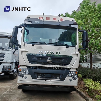 SINOTRUK HOWO ईंधन टैंक ट्रक 8X4 ड्राइव व्हील यूरो 3 उत्सर्जन मानक तेल टैंक ट्रक टैंकर ट्रक