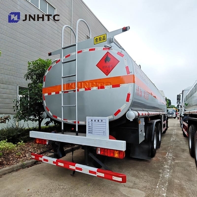 SINOTRUK HOWO ईंधन टैंक ट्रक 8X4 ड्राइव व्हील यूरो 3 उत्सर्जन मानक तेल टैंक ट्रक टैंकर ट्रक