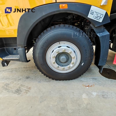 Howo TX रोड सॉल्ट स्प्रेडर स्नो स्लिटिंग मशीन 6X4 350HP उपयुक्त स्नो स्वीपर ट्रक