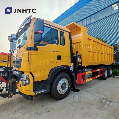 Howo TX रोड सॉल्ट स्प्रेडर स्नो स्लिटिंग मशीन 6X4 350HP उपयुक्त स्नो स्वीपर ट्रक