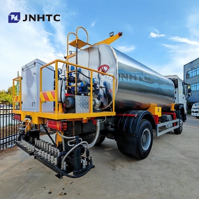 HOWO 4X2 340HP बुद्धिमान बिटुमेन स्प्रेडर डामर छिड़काव उपकरण ट्रक