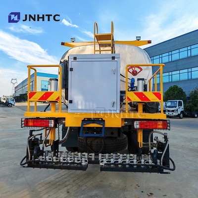 HOWO 4X2 340HP बुद्धिमान बिटुमेन स्प्रेडर डामर छिड़काव उपकरण ट्रक