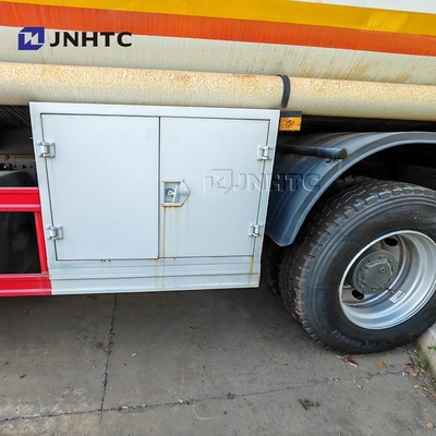 होवो तेल टैंकर ट्रक 4X2 266HP 30000 लीटर ईंधन परिवहन ईंधन टैंकर ट्रक