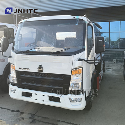 सिनोट्रुक होवो मिनी लाइट ऑयल टैंक 4x2 3000L ईंधन टैंकर ट्रक