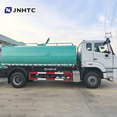 सिनोट्रुक होवो वाटर टैंकर ट्रक 4x2 6x4 8x4 20CBM वाटर स्प्रिंकलर टैंक वाटरिंग कार्ट स्टॉक में