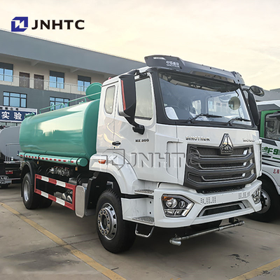 सिनोट्रुक होवो वाटर टैंकर ट्रक 4x2 6x4 8x4 20CBM वाटर स्प्रिंकलर टैंक वाटरिंग कार्ट स्टॉक में