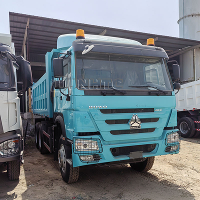 नई स्टॉक सिनोट्रक HOWO डंप ट्रक बाएं मोड़ डिजाइन के साथ 20 टन क्षमता 6X4 10 पहियों के डंप ट्रक के साथ उपलब्ध