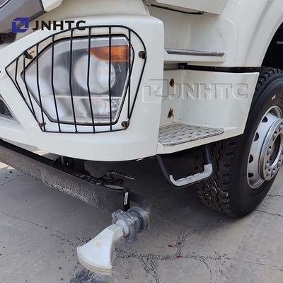 सबसे अच्छी कीमत Howo वाटर टैंकर ट्रक 6x4 20CBM वाटर स्प्रिंकलर टैंकर ट्रक