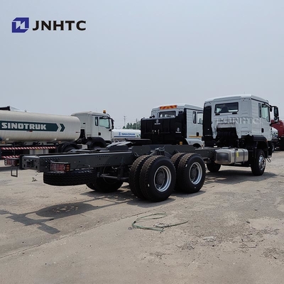 बिक्री के लिए नया HOWO TX 6X4 रोलबैक फ्लैट बेड कार्गो ट्रक चेसिस