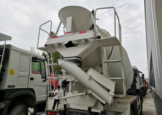 Sinotruk Howo 6x4 10 पहियों कंक्रीट आंदोलनकारी ट्रक डीजल इंजन 10CBM क्षमता