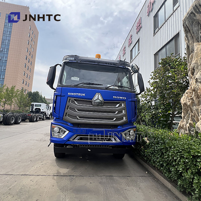 नई HOWO NX 8*4 स्वचालित कंक्रीट मिक्सर ट्रक रिवर्स डिस्चार्ज भारी शुल्क चेसिस के साथ