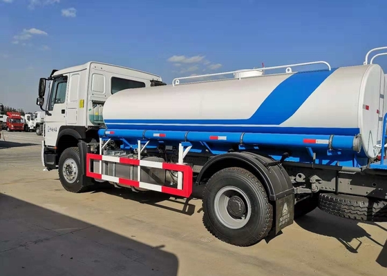 एयर कंडीशनर के साथ Sinotruk 10cbm वॉटर लिक्विड फ्यूल टैंक ट्रक 4 * 2 266hp