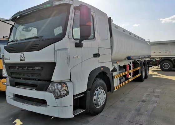 371hp 6x4 फ्यूल टैंक ट्रक SINOTRUK HOWO A7 10 व्हील्स 21cbm क्षमता