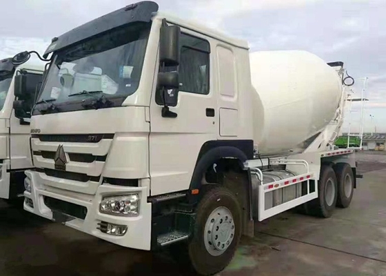 व्हाइट कलर बिग हॉर्सपावर कंक्रीट मिक्सर मशीन 6 x 4 टाइप थ्री एक्सल