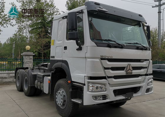 SINOTRUK Howo 6x4 प्राइम मूवर ट्रैक्टर ट्रक 371 और 420hp आपके अनुरोधों के लिए